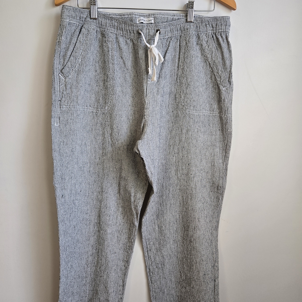 Women's Gray Casual Capris